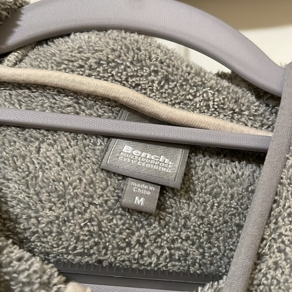 Bench. tan fuzzy fleece zip jacket. Women’s medium - Picture 3 of 5
